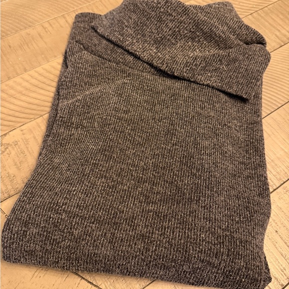 Men’s Lightweight Cozy Gray Turtleneck Sweater by Givon Size 2XL - Picture 3 of 3
